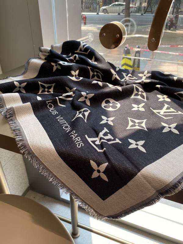 Louis Vuitton Scarf LVC00514